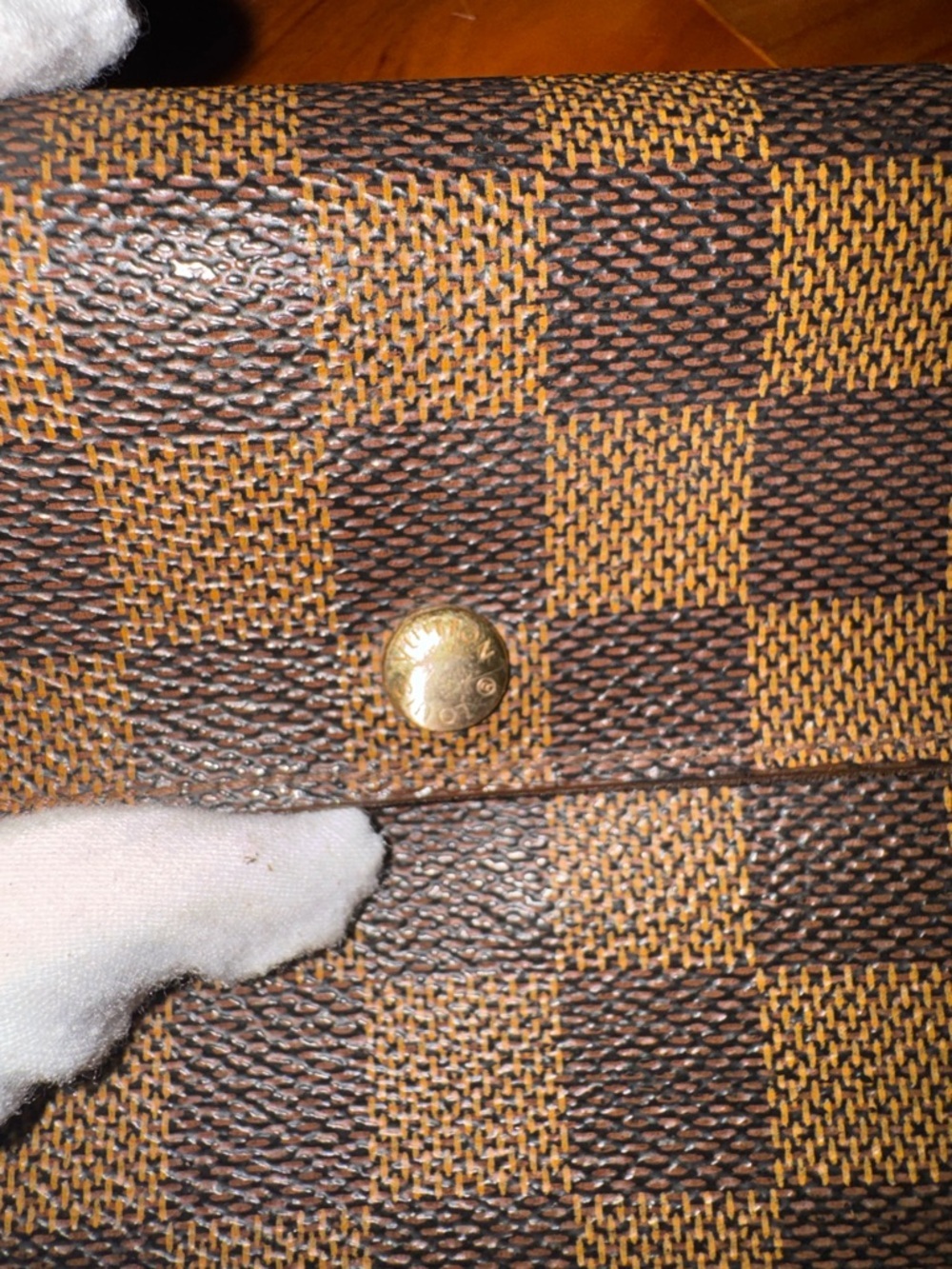 Louis Vuitton
 Damier Ebene Pattern Sarah Wallet - Picture 6 of 17